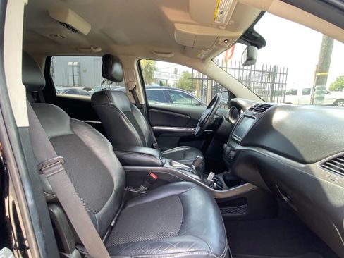 Used 2014 Dodge Journey Crossroad w/ Flexible Seating Group image 14