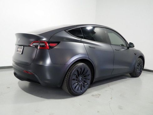 Used 2024 Tesla Model Y 2WD image 7