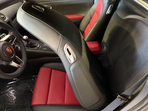 Certified 2024 Porsche 718 Cayman S RWD image 34