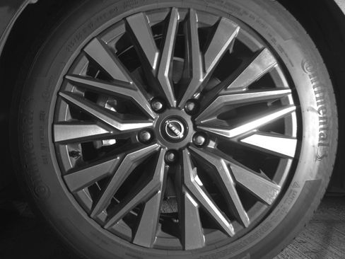Used 2025 Nissan Altima 2.5 SV FWD image 12