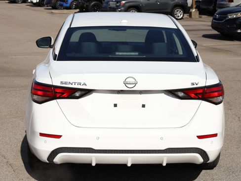 Used 2024 Nissan Sentra SV image 3