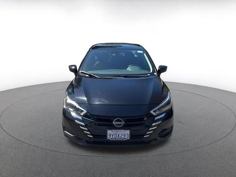 Used 2025 Nissan Versa SV FWD image 4
