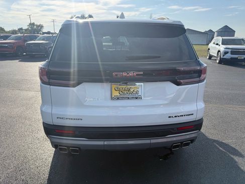 Used 2025 GMC Acadia Elevation image 4
