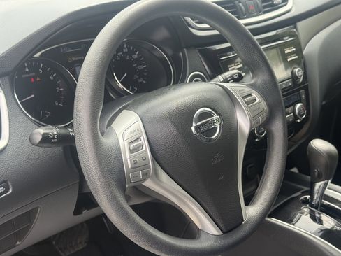 Used 2015 Nissan Rogue SV FWD image 12