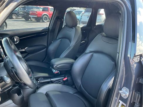Used 2019 MINI Cooper S w/ Signature Upholstery Package FWD image 19