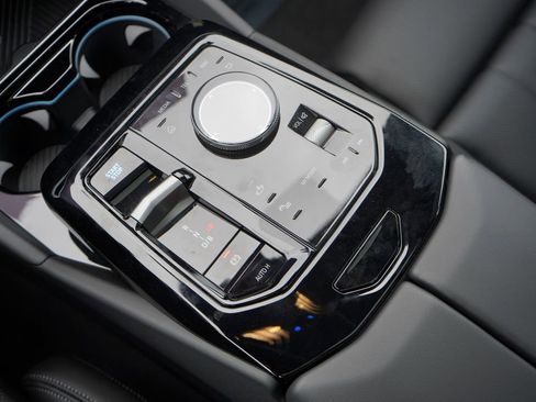 Used 2025 BMW i5 xDrive40 w/ M Sport Package image 19