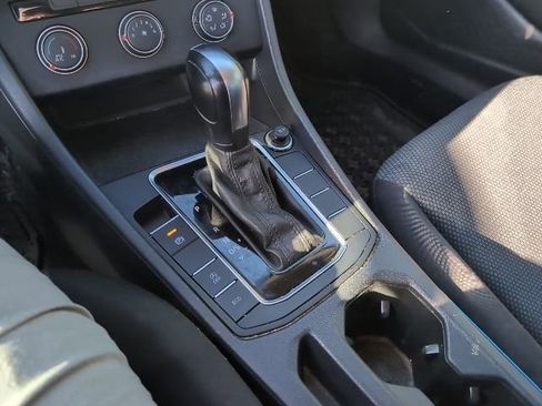 Certified 2021 Volkswagen Jetta S image 18