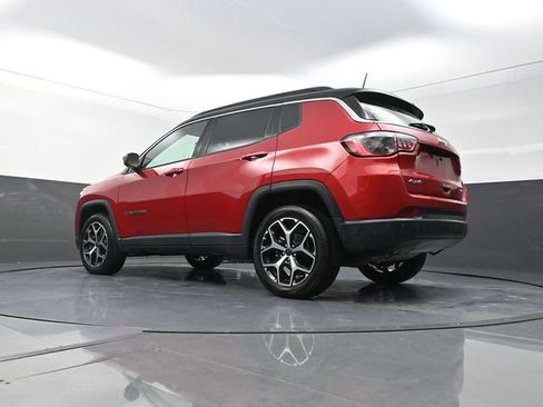 Used 2025 Jeep Compass Limited AWD/4WD image 35