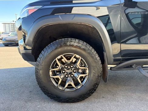Used 2023 Chevrolet Colorado ZR2 w/ ZR2 Convenience Package III AWD/4WD image 4