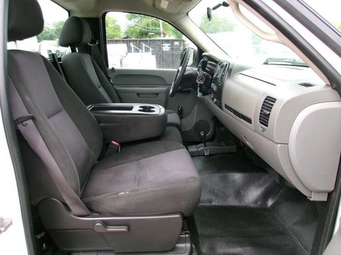 Used 2010 Chevrolet Silverado 2500 W/T AWD/4WD image 10