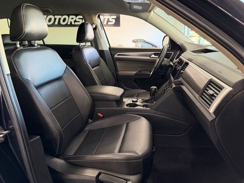 Used 2021 Volkswagen Atlas SE image 37