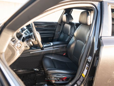 Used 2015 BMW 750Li xDrive image 16