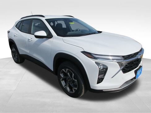 New 2026 Chevrolet Trax LT image 7