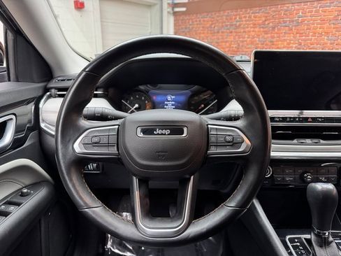 Used 2022 Jeep Compass Limited image 14