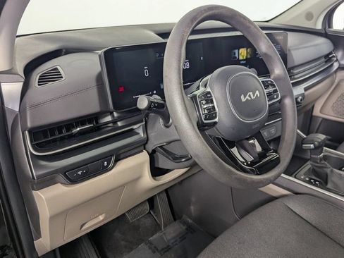Used 2026 Kia Carnival LX FWD image 10