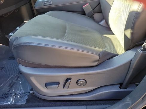 Used 2023 Nissan Ariya AWD image 18