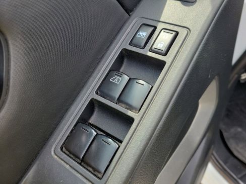 Used 2022 Nissan Frontier SV AWD/4WD image 17