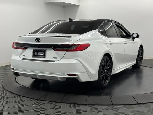 Used 2025 Toyota Camry XSE FWD image 10