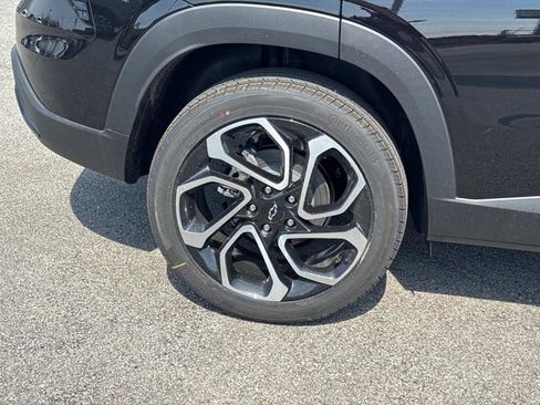 New 2026 Chevrolet Trax RS w/ Sunroof Package FWD image 11
