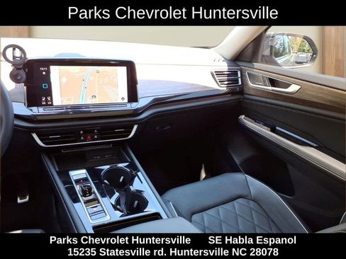 Used 2025 Volkswagen Atlas SEL Premium R-Line AWD/4WD image 23