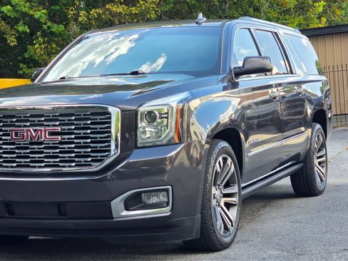 Used 2018 GMC Yukon XL Denali w/ Denali Ultimate Package RWD image 3
