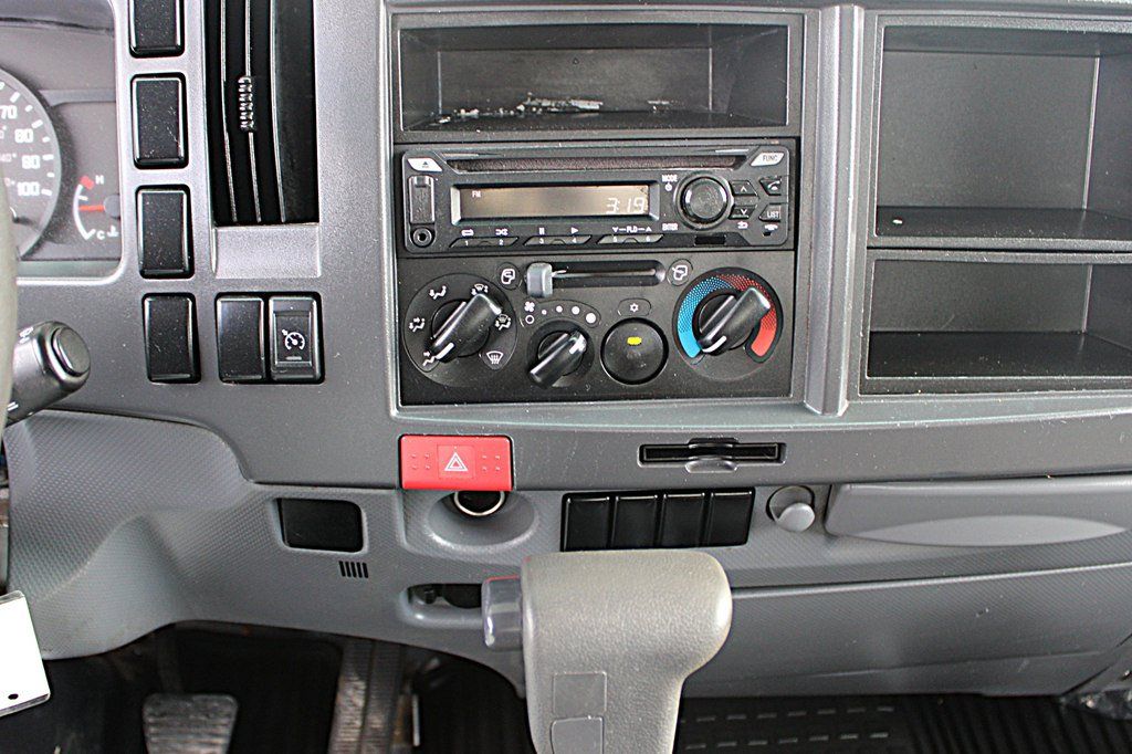 Used 2019 Isuzu NPR RWD image 20