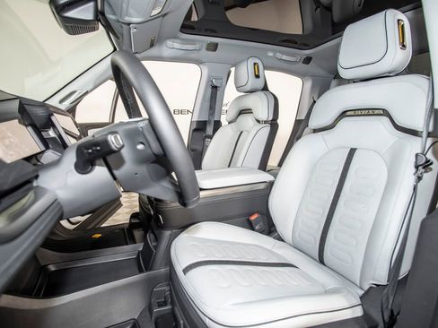 Used 2025 Rivian R1T Adventure AWD/4WD image 11