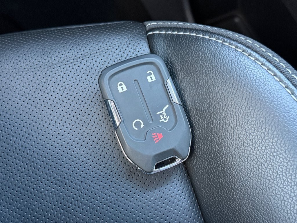 Used 2022 GMC Terrain SLT w/ Tech Package AWD/4WD image 32