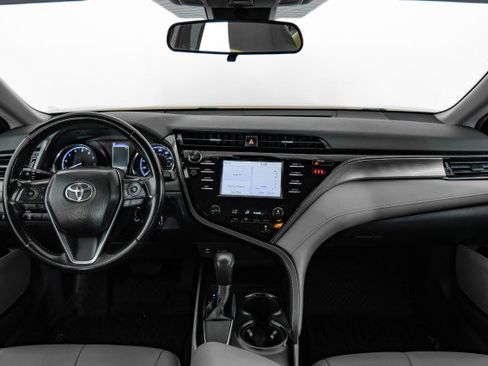 Used 2019 Toyota Camry SE image 12