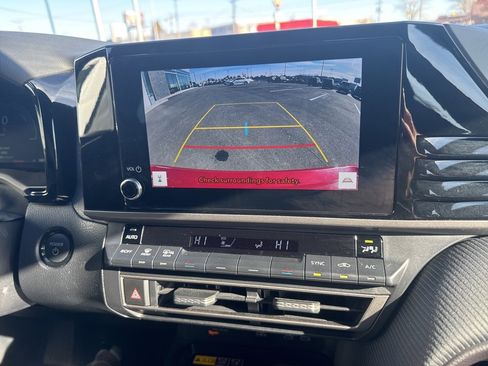 Used 2025 Toyota Camry SE image 15