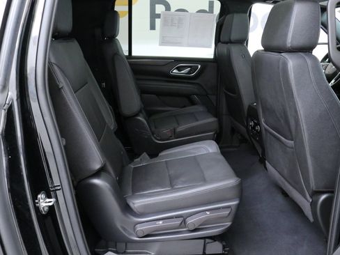 Used 2023 Chevrolet Suburban Z71 w/ Luxury Package image 30