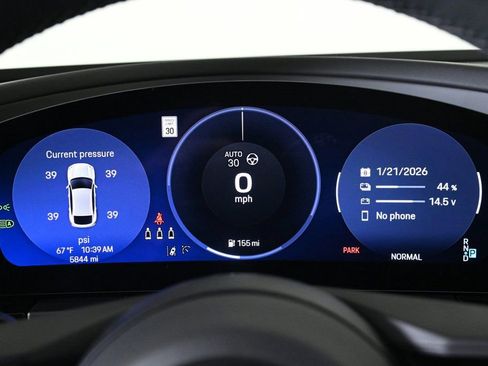 Certified 2025 Porsche Macan 4 Electric image 14