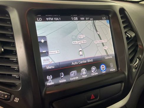 Used 2017 Jeep Cherokee Trailhawk w/ Comfort/Convenience Group image 8