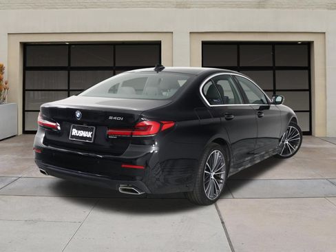 Used 2023 BMW 540i w/ Premium Package RWD image 4