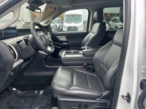 Certified 2025 Ford Expedition Active image 5