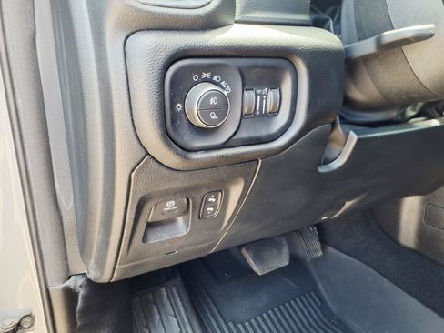 Used 2025 RAM 1500 Laramie w/ Sport Appearance Package AWD/4WD image 11