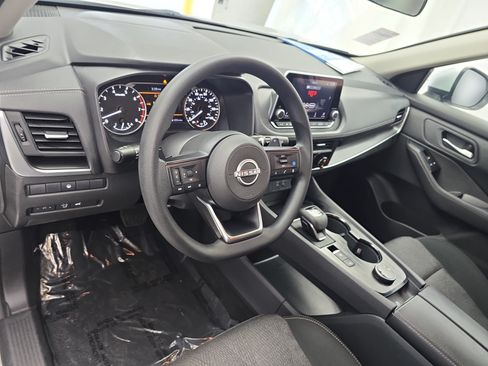Certified 2024 Nissan Rogue SV AWD/4WD image 16