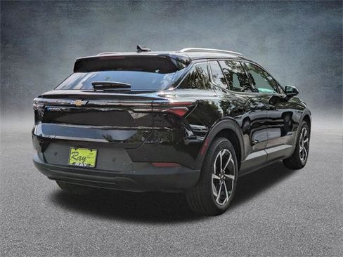 New 2026 Chevrolet Equinox EV LT image 4