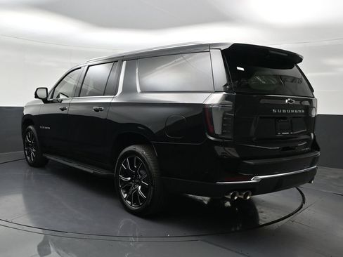 Used 2026 Chevrolet Suburban Premier RWD image 3