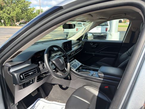 Used 2024 Lincoln Aviator AWD image 19