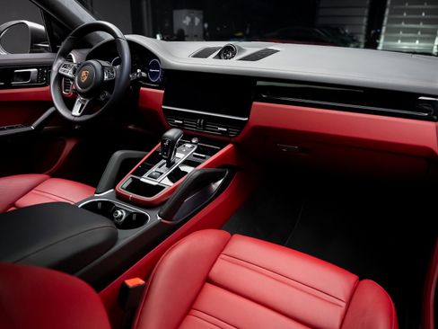 Used 2023 Porsche Cayenne Turbo image 63