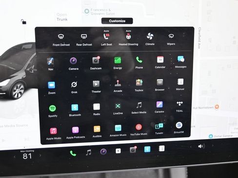 Used 2023 Tesla Model Y Long Range image 31