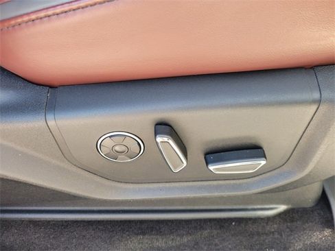 Used 2018 Ford F150 Platinum w/ Equipment Group 701A Luxury image 16