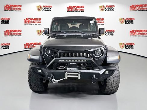 Used 2020 Jeep Wrangler Unlimited Sahara AWD/4WD image 11