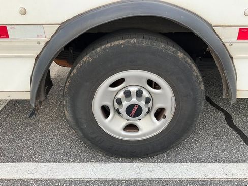 Used 2022 GMC Savana 3500 Work Van w/ Power Convenience Package image 11