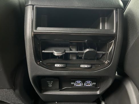 New 2025 Jeep Grand Cherokee Altitude image 23