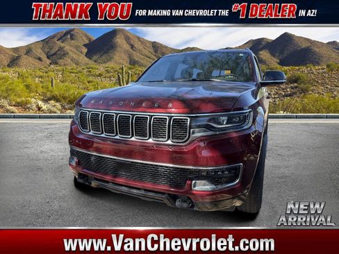 Used 2024 Jeep Wagoneer 4WD w/ HD Trailer Tow Package image 1