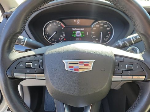 Used 2023 Cadillac XT4 Premium Luxury image 29