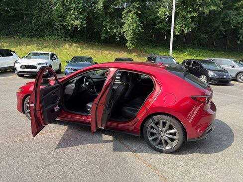 Used 2019 MAZDA MAZDA3 Hatchback w/ Preferred Package FWD image 20