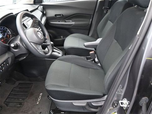 Used 2024 Nissan Kicks S image 9